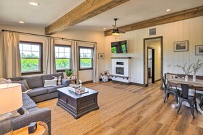 Cottage (2 Bedrooms) | Interior