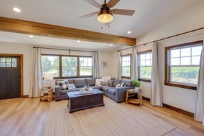 Cottage (2 Bedrooms) | Front of property