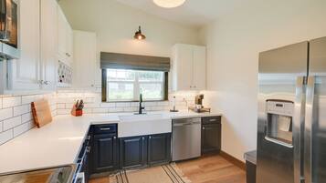 Cottage (2 Bedrooms) | Interior