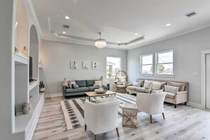 House (4 Bedrooms) | Interior