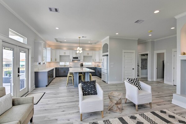 House (4 Bedrooms) | Interior