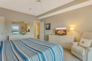 Apartment (4 Bedrooms) | Interior - Pool Access! Lake-view Retreat in Osage Beach (Osage Beach)