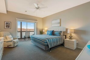 Apartment (4 Bedrooms) | Interior - Pool Access! Lake-view Retreat in Osage Beach (Osage Beach)