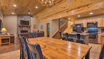 House (4 Bedrooms) | Interior