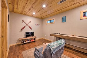 House (4 Bedrooms) | Interior - Cabin w/ Hot Tub & Grill - 6 Mi to Broken Bow Lake (Broken Bow)