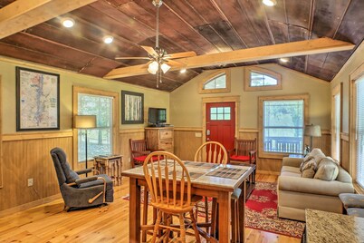 Guntersville Lake Cabin w/ 3 Fishing Ponds!