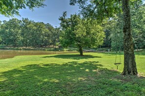 Interior - The Treehouse at Kudzu Cove Cabins Resort (Guntersville)
