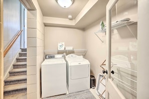 Talo (4 Bedrooms) | Sisätilat