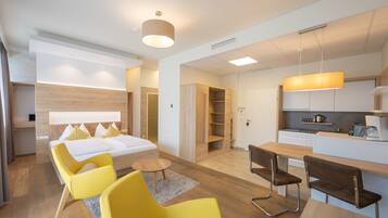 Premium bedding, in-room safe, desk, laptop workspace