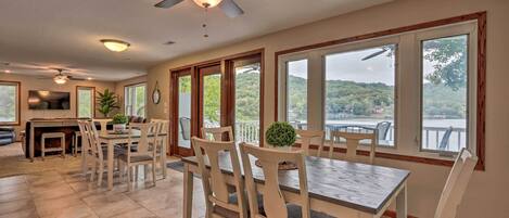 House (5 Bedrooms) | Dining