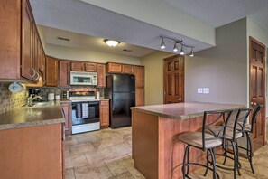 House (5 Bedrooms) | Interior - Ideally Located Home w/ Private Dock in Camdenton! (Camdenton)