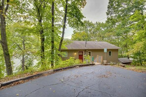 Interior - Ideally Located Home w/ Private Dock in Camdenton! (Camdenton)