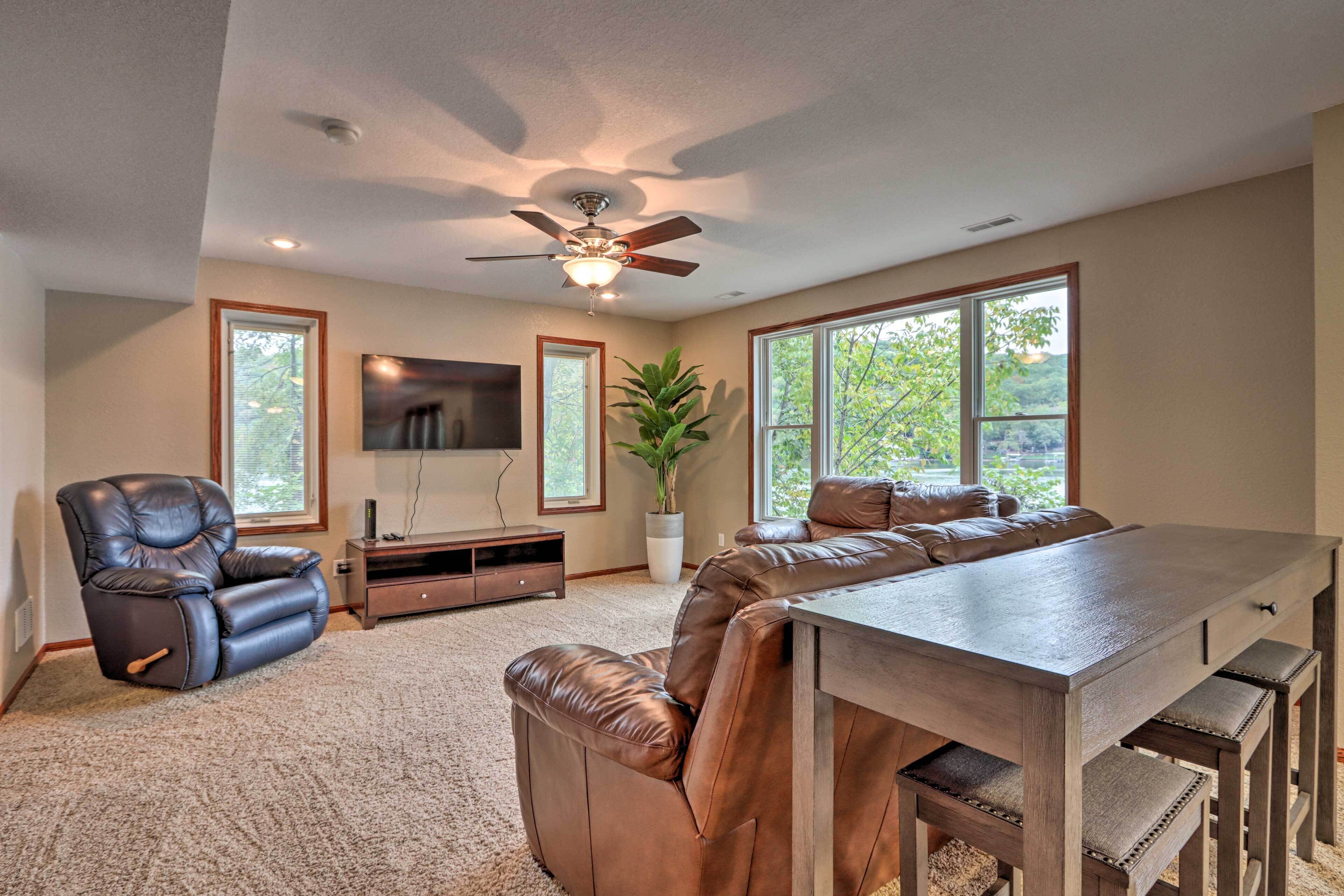 House (5 Bedrooms) | Interior