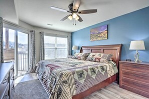 Apartment (2 Bedrooms) | Interior - Boat Ramp, Dock & Slip: Step-free Camdenton Condo! (Camdenton)