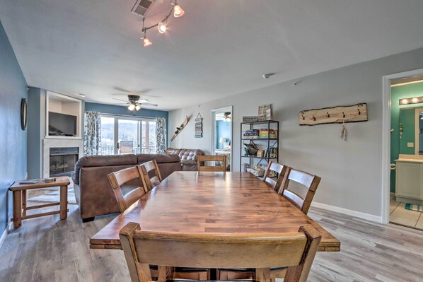 Apartment (2 Bedrooms) | Interior - Boat Ramp, Dock & Slip: Step-free Camdenton Condo! (Camdenton)