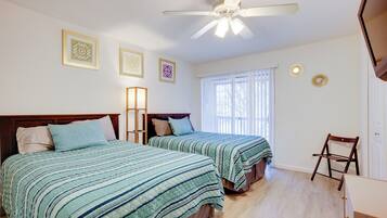 Apartment (2 Bedrooms) | 2 bedrooms, iron/ironing board, free cribs/infant beds, bed sheets