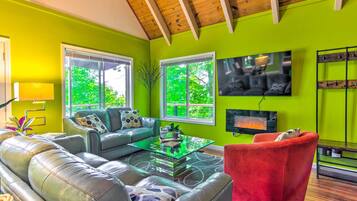 House (3 Bedrooms) | Front of property