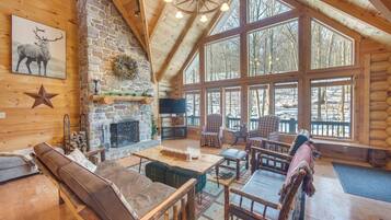 Rumah (Multiple Bedrooms) | Bagian depan properti