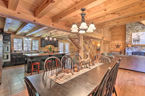 Grand 4,000 Sq Ft House - 11 Miles to Lancaster!