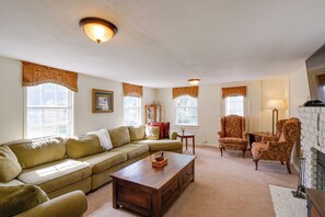 House (4 Bedrooms) | Interior