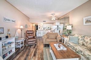 Apartment (1 Bedroom) | Interior - Oceanfront Garden City Beach Condo For Families! (Murrells Inlet)