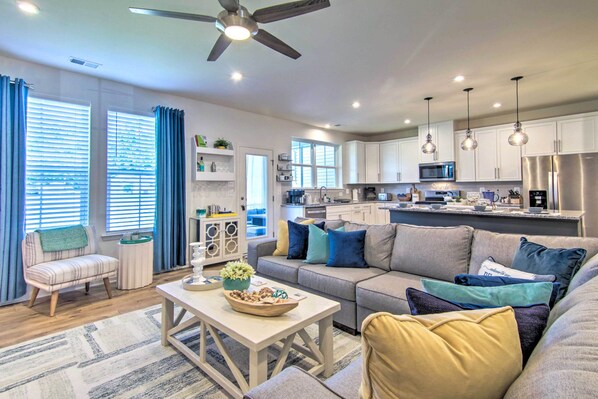 Apartment (3 Bedrooms) | Interior - Porch + Pool Access: Millville Townhome! (Millville)