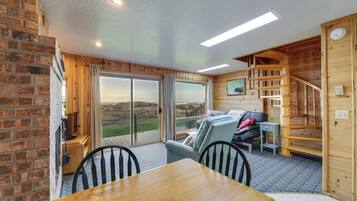 Cottage (2 Bedrooms) | Interior