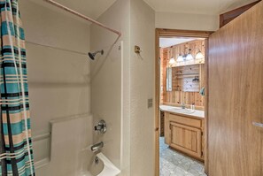 Cottage (2 Bedrooms) | Interior - Sanderling Sea Cottages, Unit 3 w/ Private Balcony (Waldport)