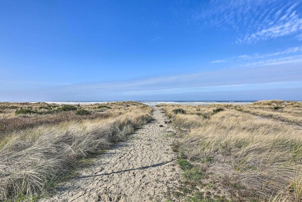 Cottage (2 Bedrooms) | Interior - Sanderling Sea Cottages, Unit 3 w/ Private Balcony (Waldport)