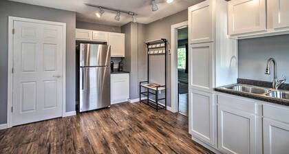 Cozy Getaway: 5 Miles to Duluth & Lake Superior!