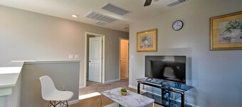 4 Mi to City Center: Family-friendly Retreat!