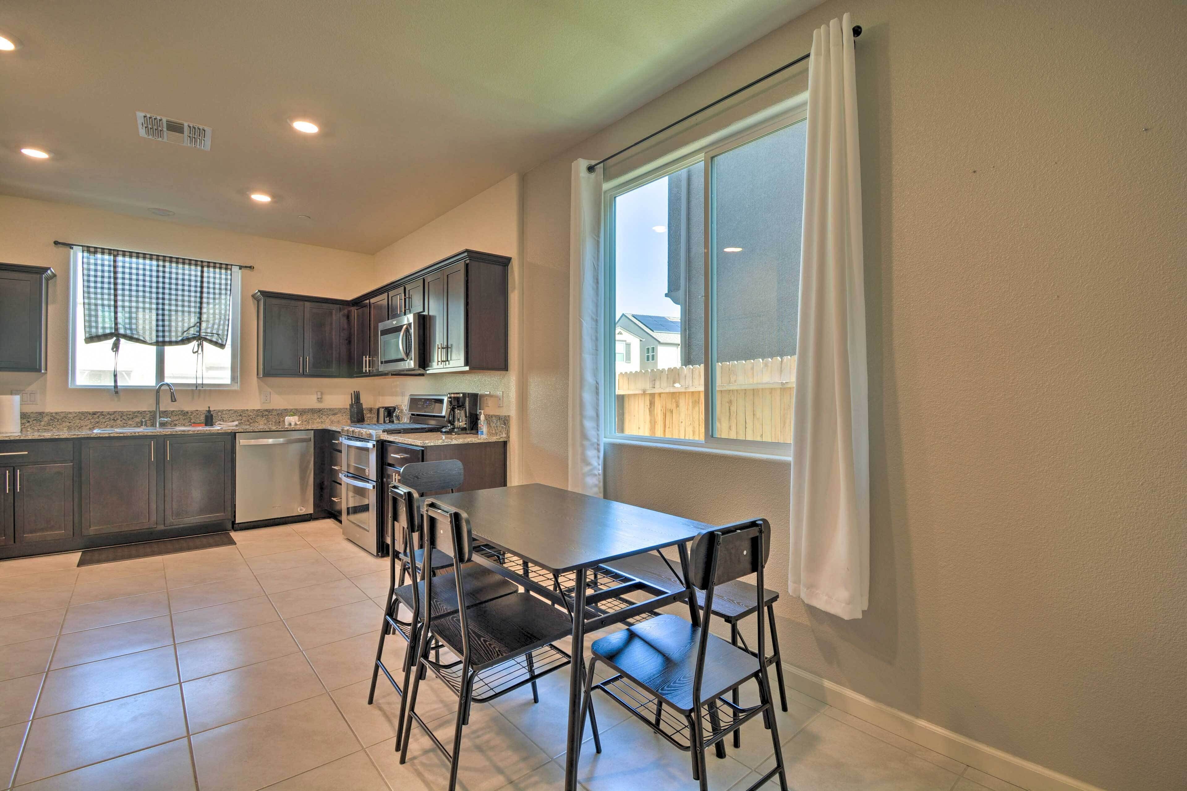 House (4 Bedrooms) | Interior