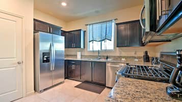 ุงูู
ูุดุฃุฉ ู
ู ุงูุฏุงุฎู