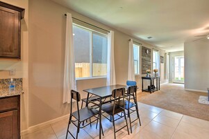 House (4 Bedrooms) | Interior