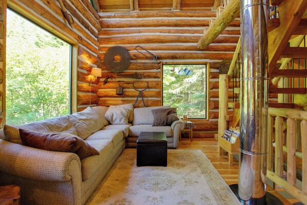 House (2 Bedrooms) | Interior - Cozy Easton Cabin w/ Wenatchee Nat'l Forest Views! (Easton)