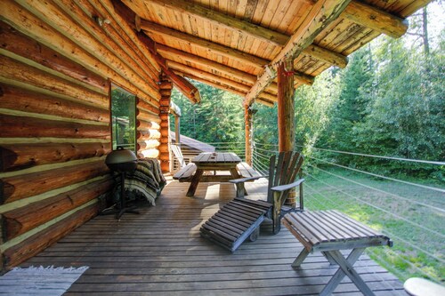 Cozy Easton Cabin w/ Wenatchee Nat&#x27;l Forest Views!