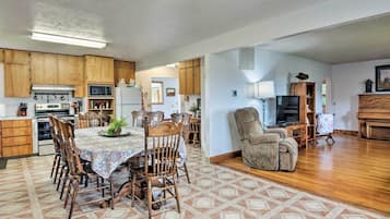House (4 Bedrooms) | Interior