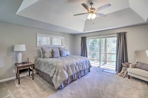 Interior - Renovated Riverfront Retreat w/ Deck & Grill! (Mountain View)