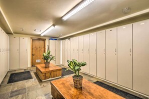 Apartment (2 Bedrooms) | Interior - Cozy Crested Butte Condo 50 Yards From Ski Lift! (Crested Butte)