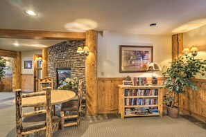 Apartment (2 Bedrooms) | Interior - Cozy Crested Butte Condo 50 Yards From Ski Lift! (Crested Butte)