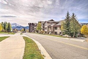 Apartment (2 Bedrooms) | Interior - Cozy Crested Butte Condo 50 Yards From Ski Lift! (Crested Butte)