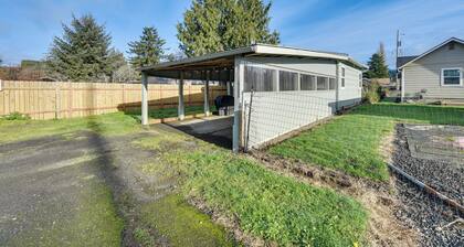 Pet-friendly Hoquiam Cottage w/ River Access!