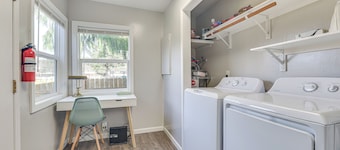 Pet-friendly Hoquiam Cottage w/ River Access!