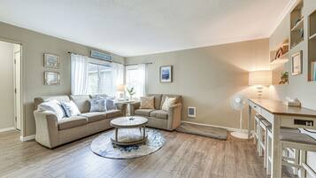 Cottage (2 Bedrooms) | Interior