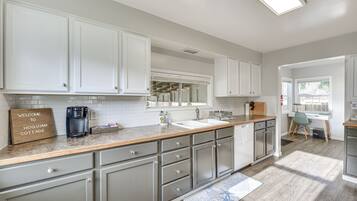 Cottage (2 Bedrooms) | Interior