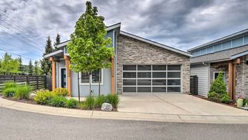 House (2 Bedrooms) | Front of property