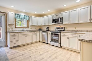 House (Multiple Bedrooms) | Interior