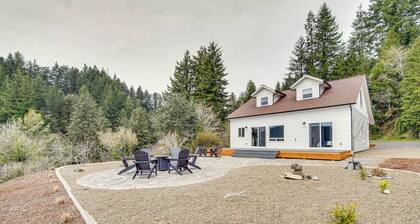 Charming Florence Home w/ Fire Pit & River Views!