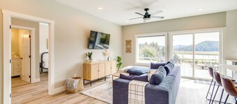 Charming Florence Home w/ Fire Pit & River Views!