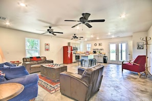 House (2 Bedrooms) | Interior